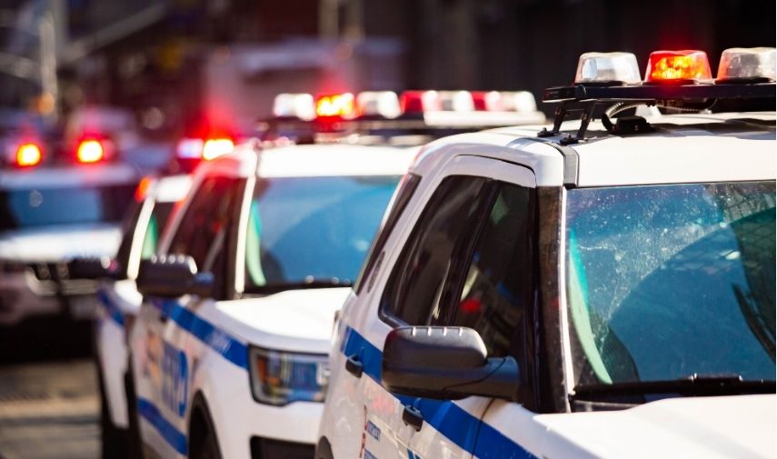 ¿Qué hacer si me detiene la policía en EE. UU. sin motivo?