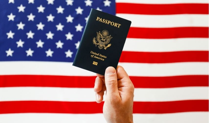 ¿Puede Trump quitar la ciudadanía a hijos de indocumentados?