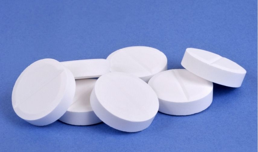 El paracetamol es uno de los analgésicos y antipiréticos más usados en el mundo, pero su uso indebido puede causar daños hepáticos.