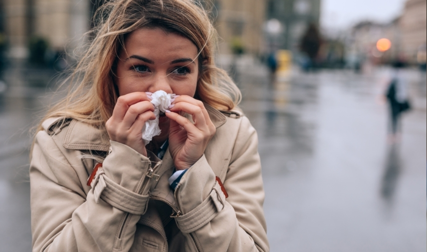 Consejos del Dr. Shaps para mantenerse saludable durante la temporada de resfriados, gripe y alergias, con recomendaciones prácticas para toda la familia.