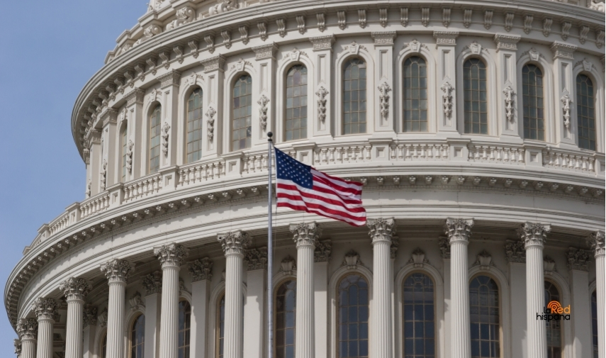 Un congresista sí puede ayudar en un caso de inmigración en EE. UU., pero con límites claros. Conoce cuándo y cómo puede intervenir legalmente.